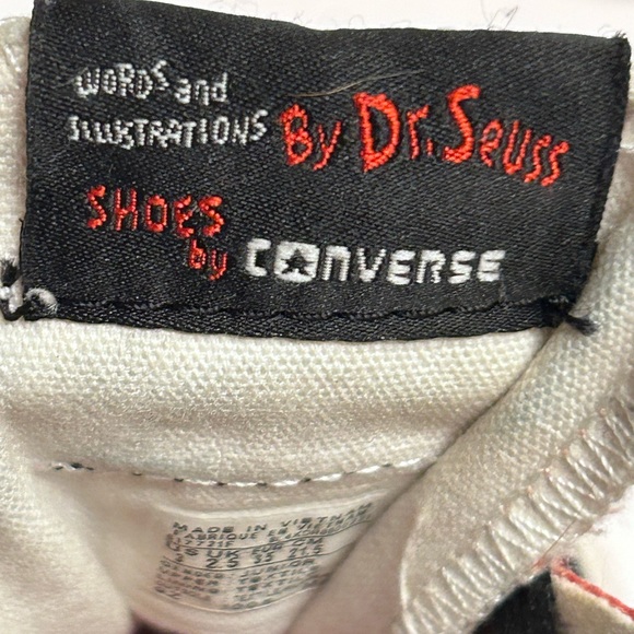 CONVERSE DR. SEUSS CAT IN THE HAT SIZE 3 YOUTH Chuck Taylor UNISEX - Picture 4 of 8